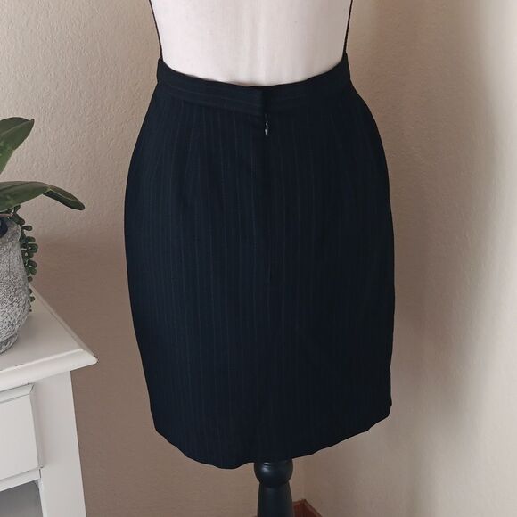 Donna Karan Essentials Pinstripe Skirt. Career. Professional - Picture 6 of 12
